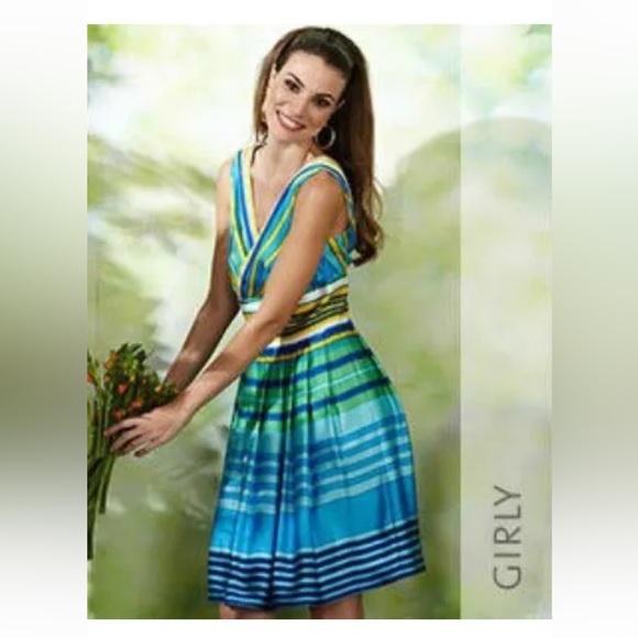 Beautiful Muse Dress - Picture 3 of 10